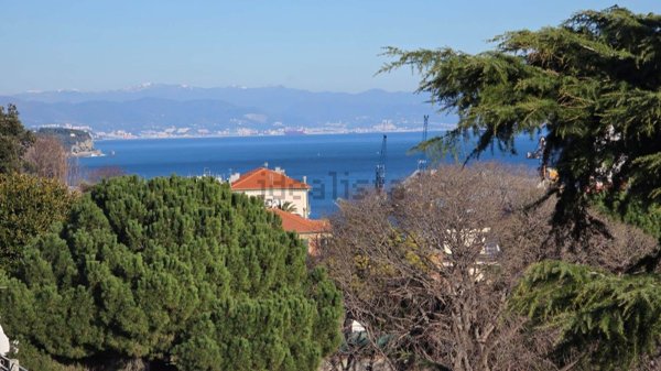 appartamento in vendita a Savona in zona Centro Storico