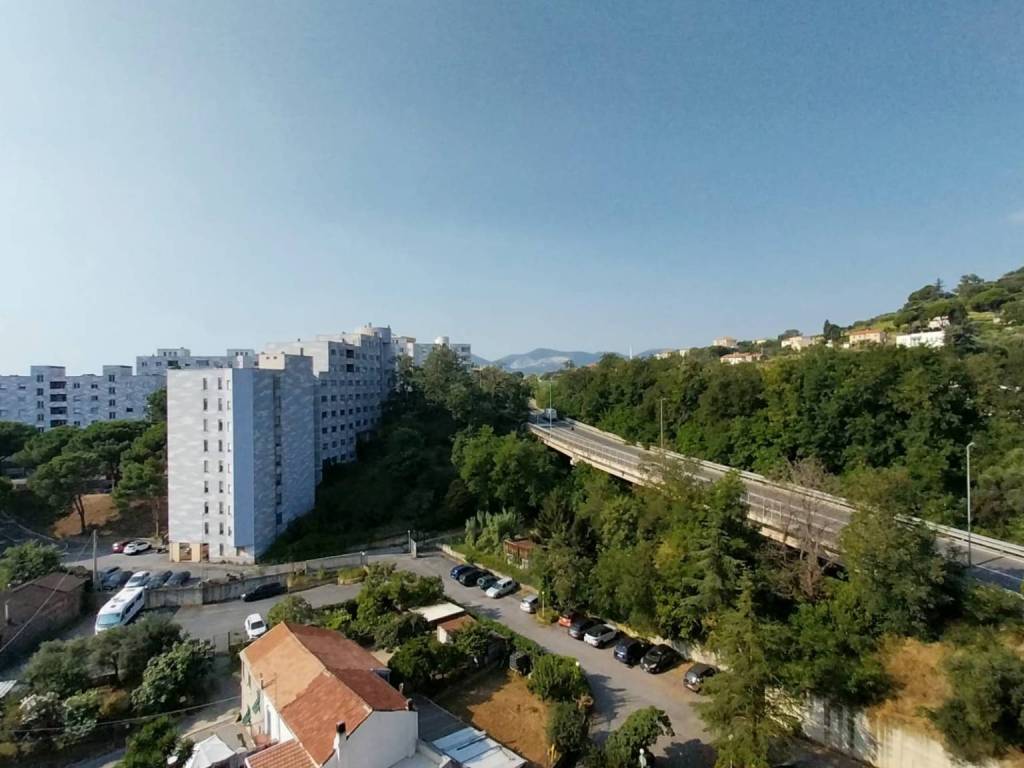 appartamento in vendita a Savona in zona Madonna del Monte