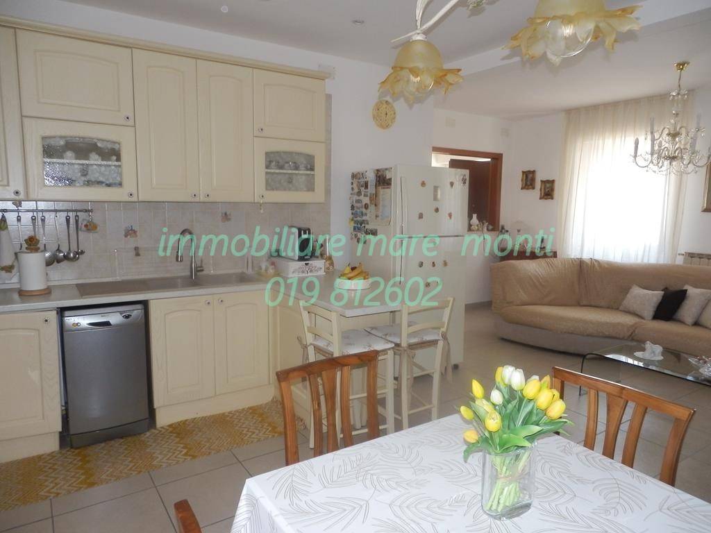 casa indipendente in vendita a Savona