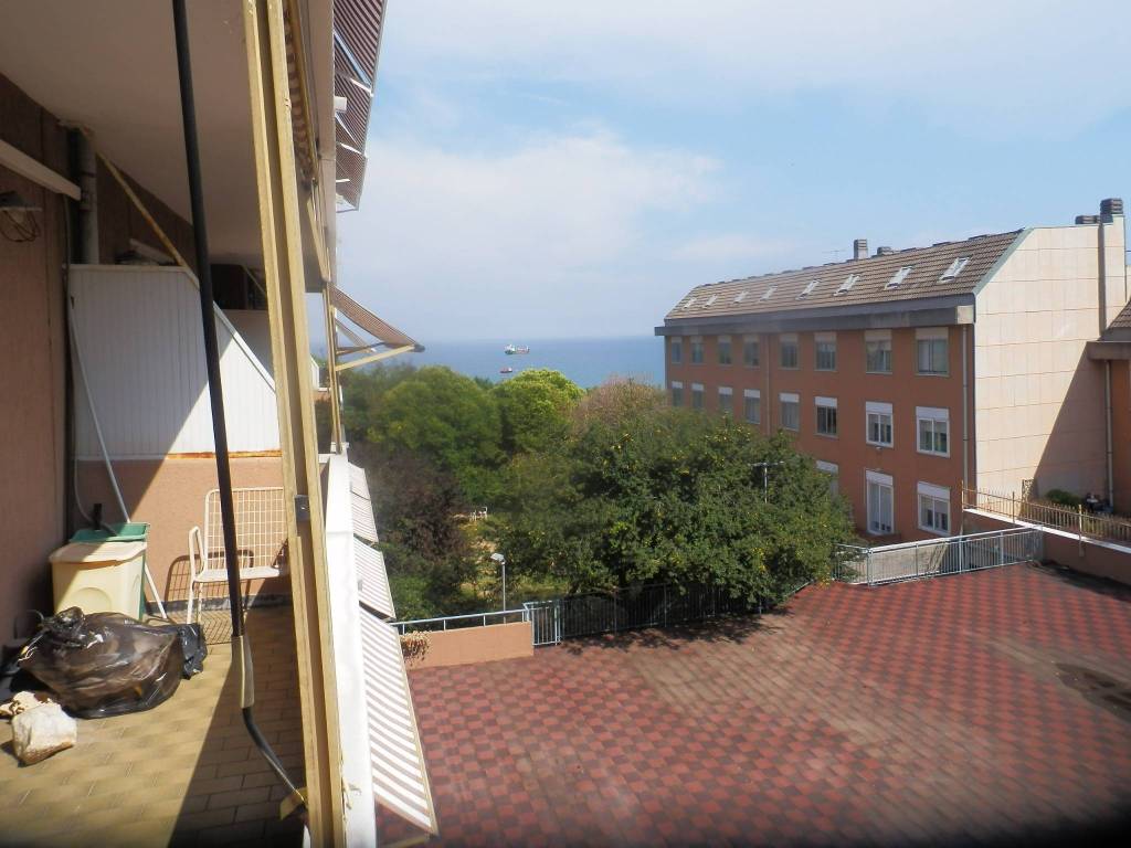 appartamento in vendita a Savona in zona Madonna del Monte