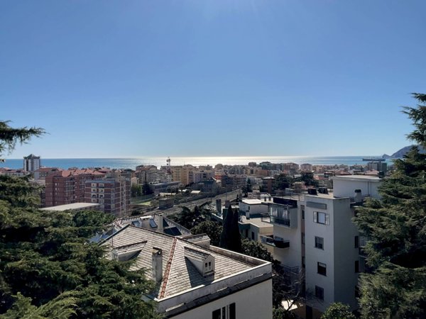 casa indipendente in vendita a Savona