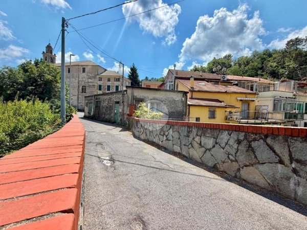 appartamento in vendita a Savona in zona Santuario