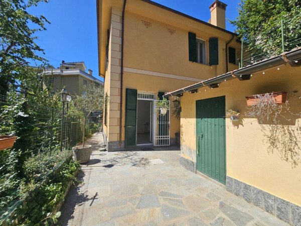 casa indipendente in vendita a Savona