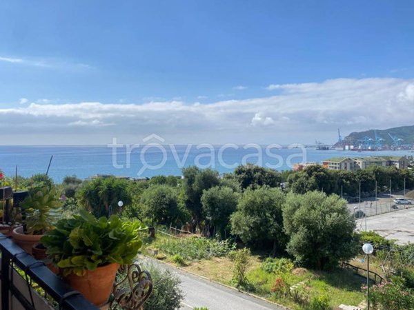 appartamento in vendita a Savona in zona Madonna del Monte