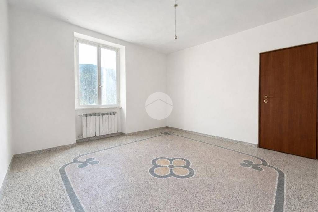 appartamento in vendita a Savona in zona Santuario