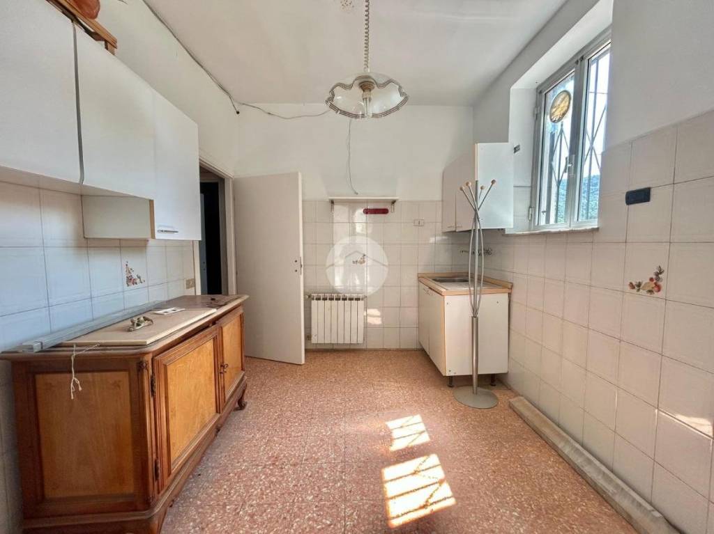 appartamento in vendita a Savona in zona Santuario