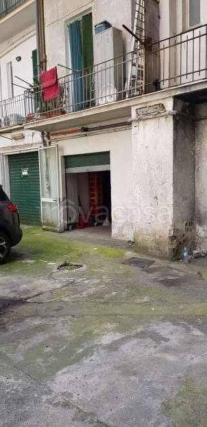 locale commerciale in vendita a Savona in zona Centro Storico