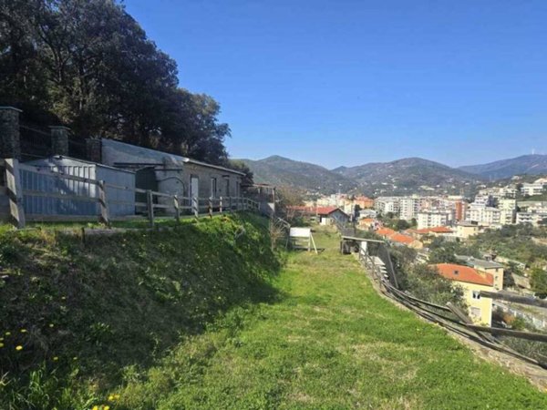 casa indipendente in vendita a Savona