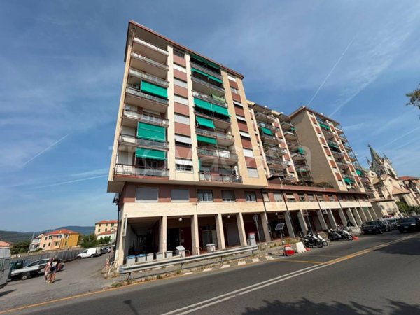 appartamento in vendita a Savona in zona Madonna del Monte