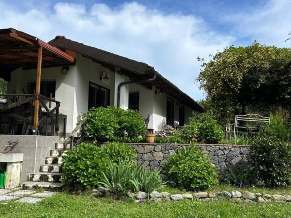 casa indipendente in vendita a Savona in zona Marmorassi