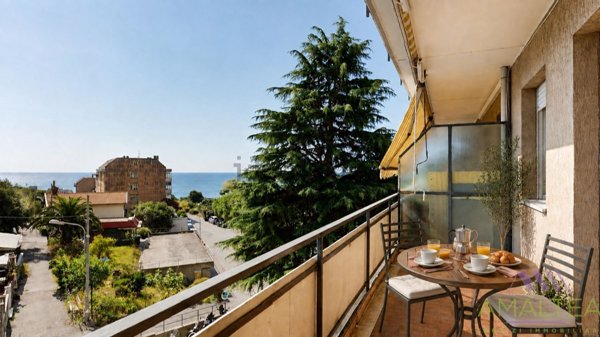 appartamento in vendita a Savona in zona Madonna del Monte