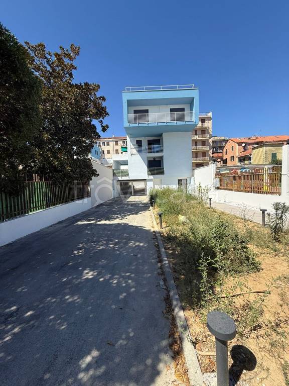 appartamento in vendita a Savona in zona Madonna del Monte