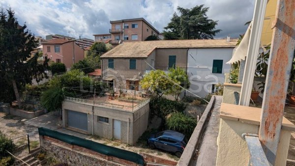 casa indipendente in vendita a Savona