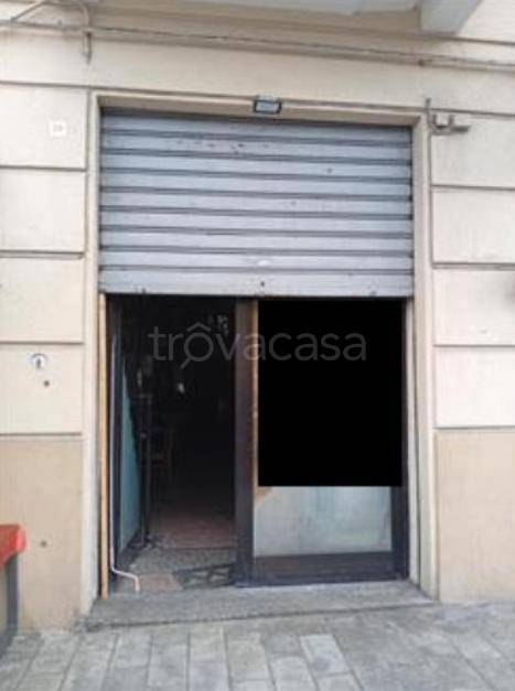 locale commerciale in vendita a Savona in zona Centro Storico