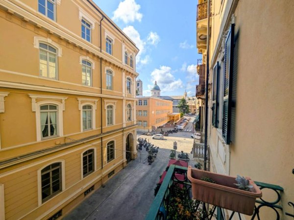 appartamento in vendita a Savona in zona Centro Storico