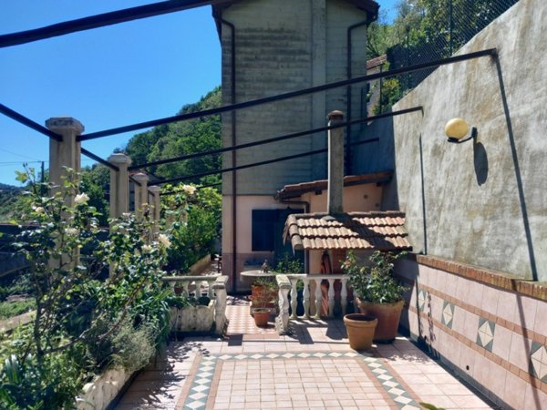 appartamento in vendita a Savona in zona Santuario