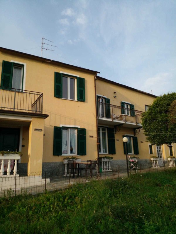 casa indipendente in vendita a Savona