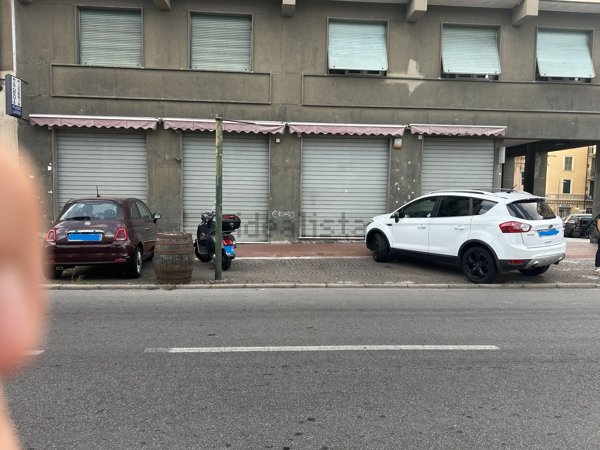 negozio in vendita a Savona in zona Centro Storico