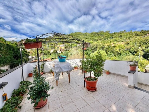 casa indipendente in vendita a Savona in zona Santuario