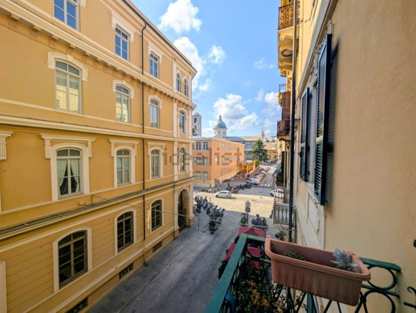 appartamento in vendita a Savona in zona Centro Storico