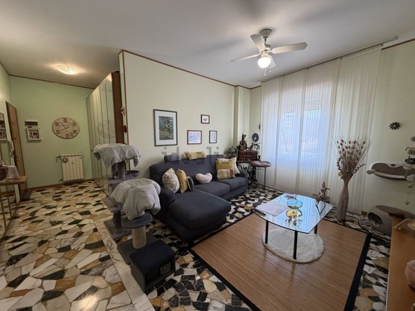 appartamento in vendita a Savona in zona Madonna del Monte