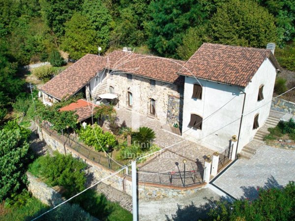 casa indipendente in vendita a Savona in zona Marmorassi