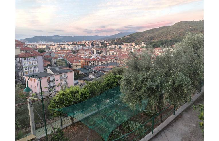 casa indipendente in vendita a Savona in zona Centro Storico