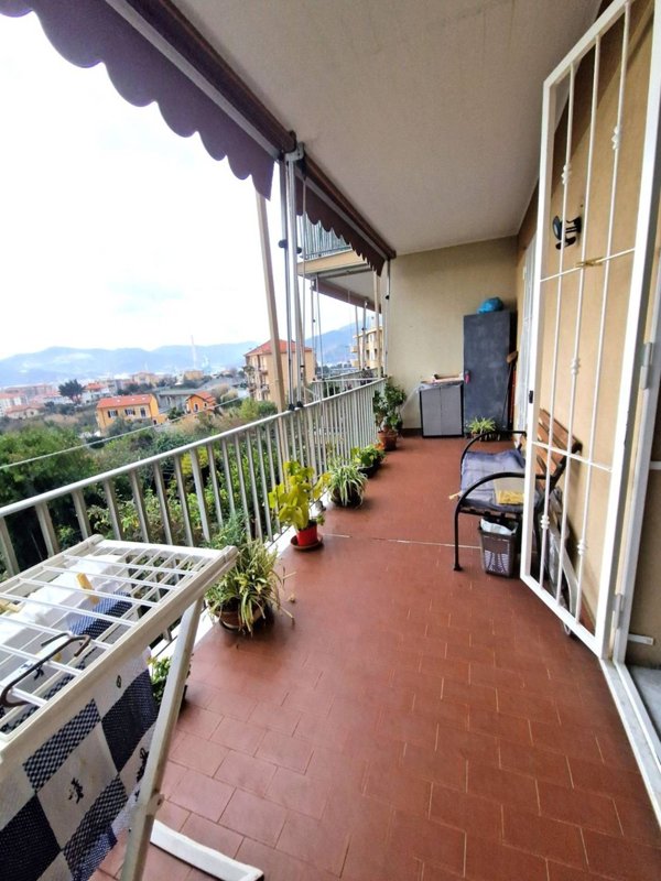 appartamento in vendita a Savona in zona Madonna del Monte