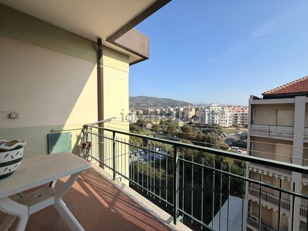appartamento in vendita a Savona in zona Madonna del Monte