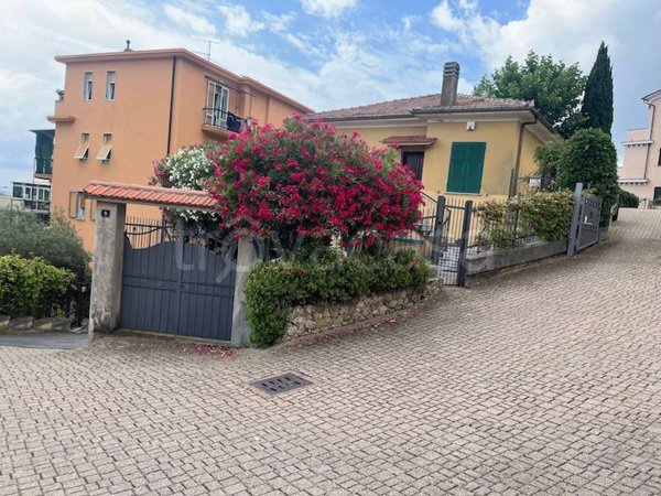 casa indipendente in vendita a Spotorno