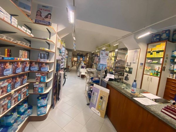 negozio in vendita a Spotorno
