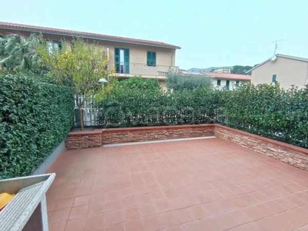 casa indipendente in vendita a Spotorno