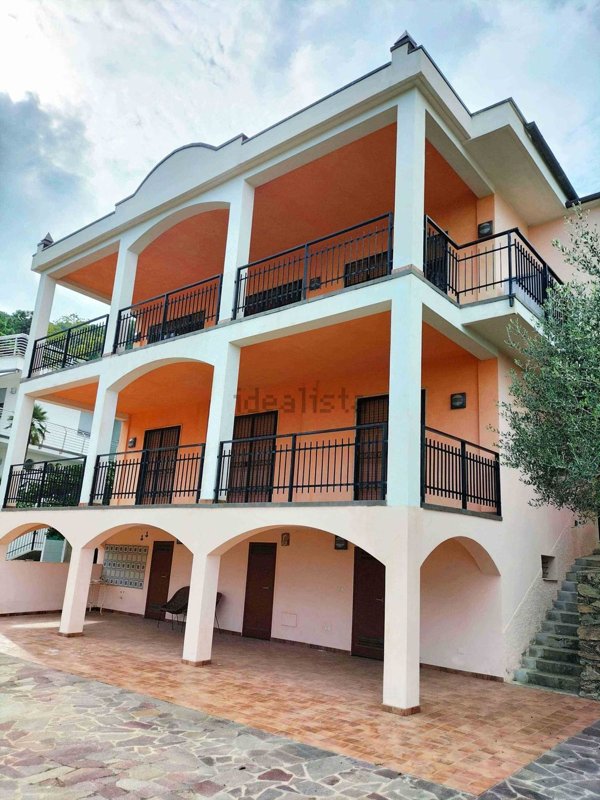 casa indipendente in vendita a Spotorno
