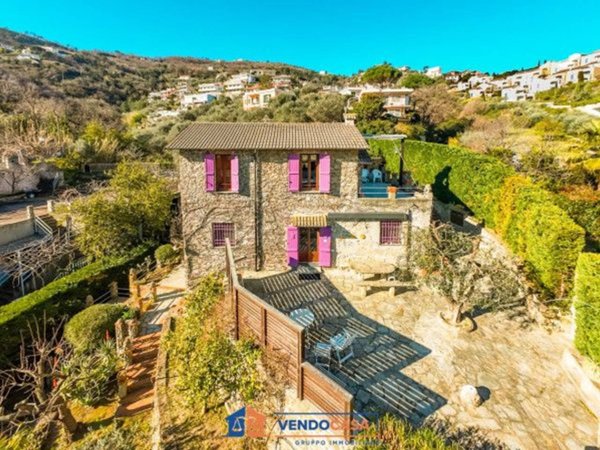 casa indipendente in vendita a Spotorno