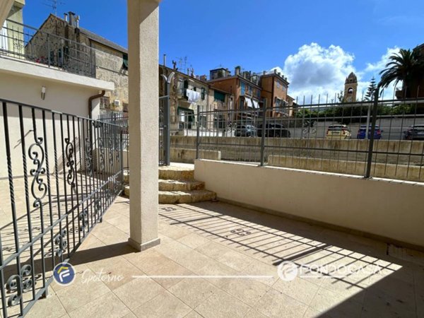 casa indipendente in vendita a Spotorno