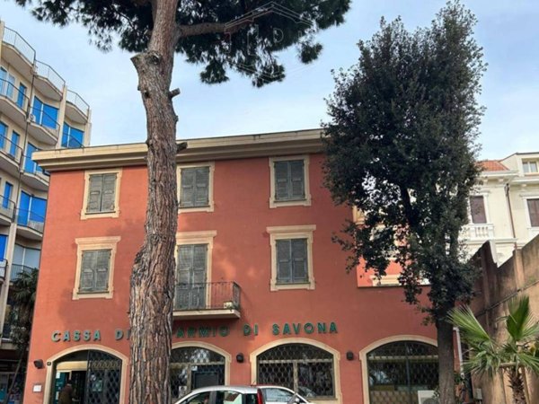 intera palazzina in vendita a Spotorno