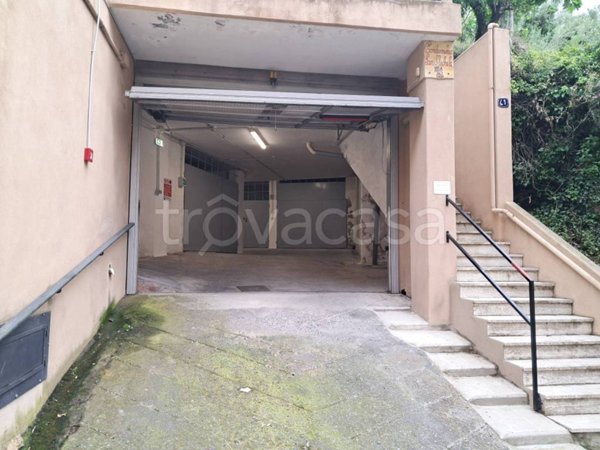 locale di sgombero in vendita a Spotorno