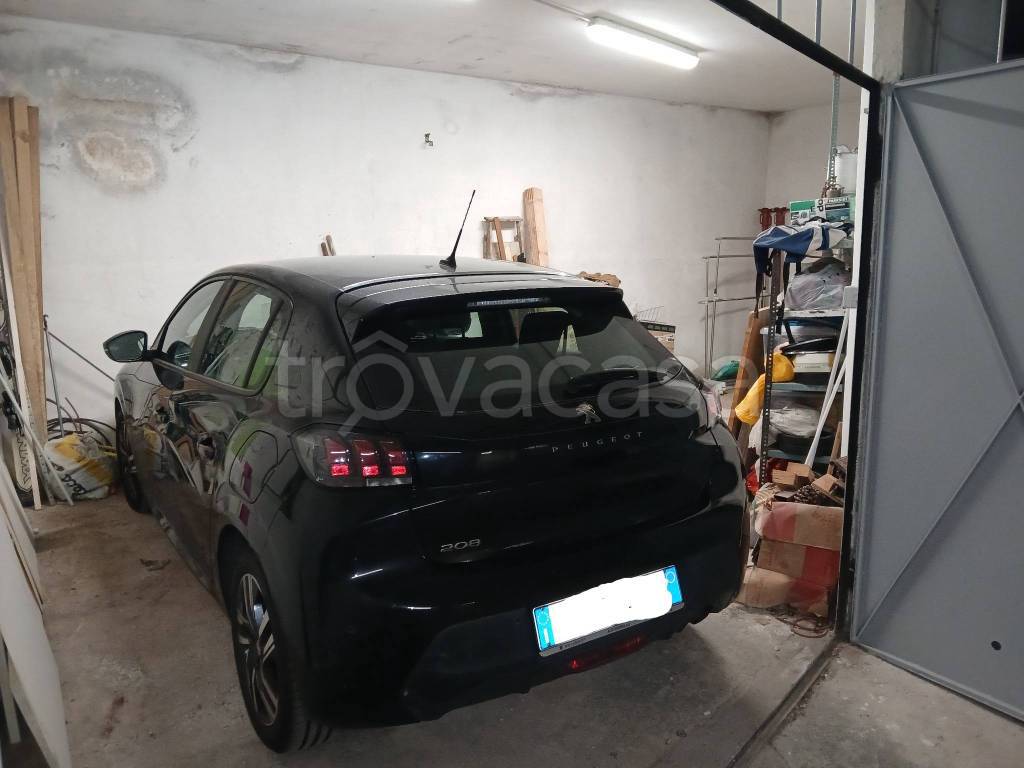 locale di sgombero in vendita a Spotorno in zona Prelo