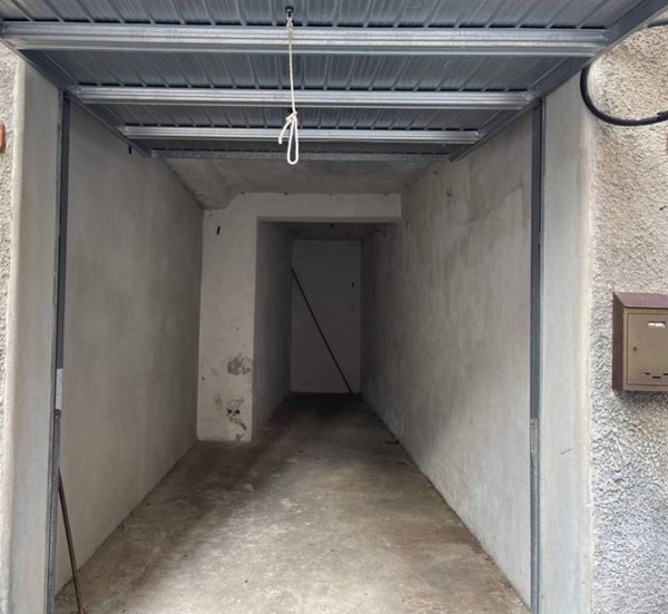 locale di sgombero in vendita a Spotorno