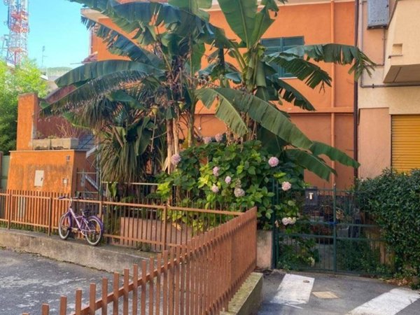 intera palazzina in vendita a Spotorno