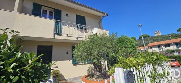 casa indipendente in vendita a Spotorno