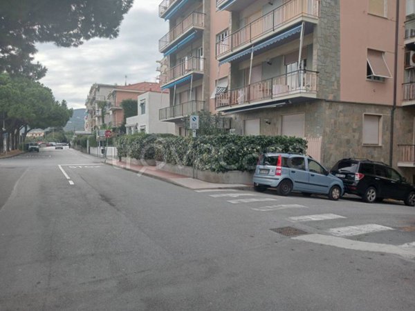 locale di sgombero in vendita a Spotorno