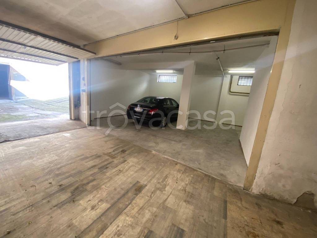 locale di sgombero in vendita a Spotorno