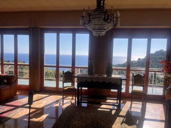 casa indipendente in vendita a Spotorno