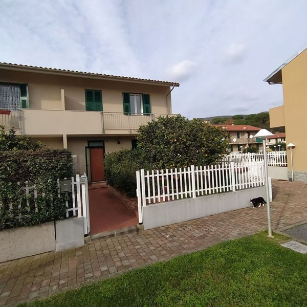 casa indipendente in vendita a Spotorno