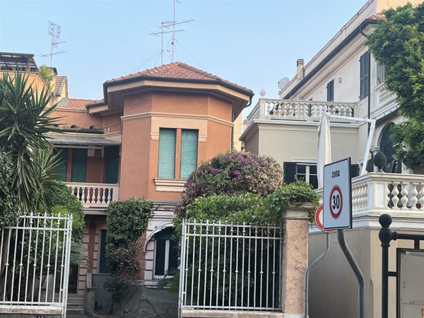 casa semindipendente in vendita a Spotorno