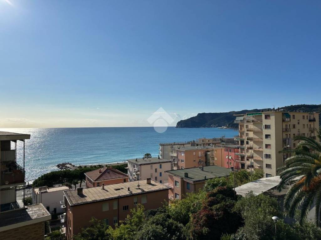 appartamento in vendita a Spotorno in zona Prelo