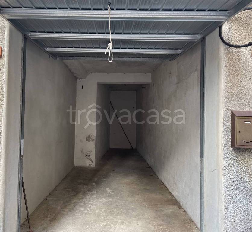locale di sgombero in vendita a Spotorno in zona Prelo