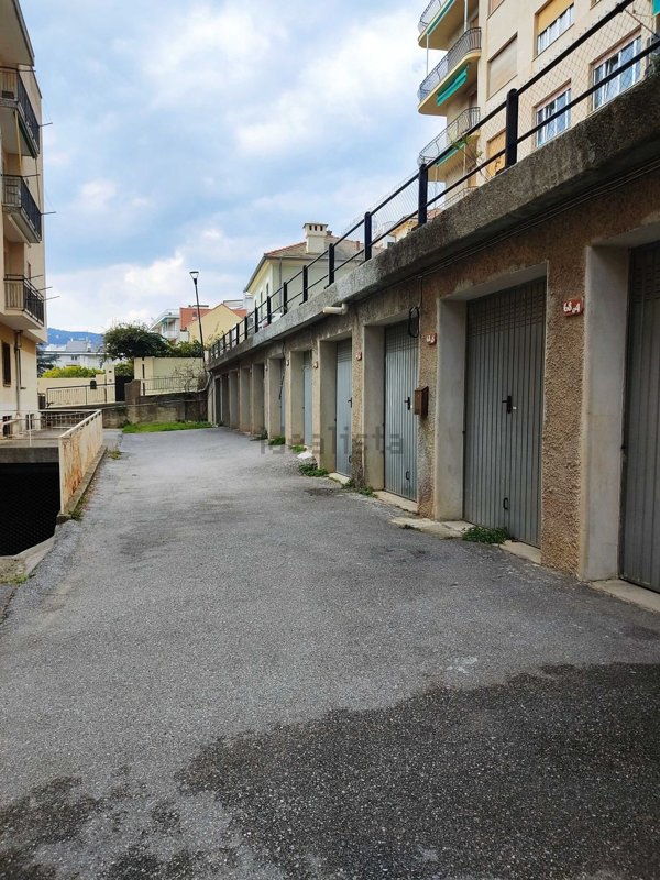 locale di sgombero in vendita a Spotorno