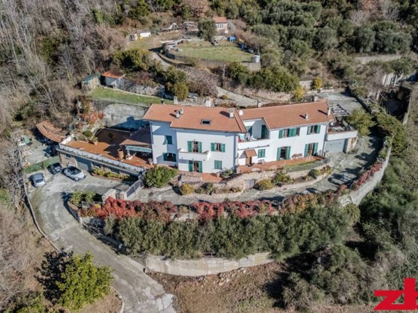 casa indipendente in vendita a Spotorno